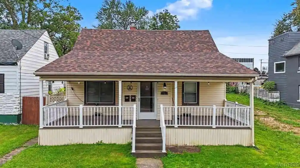 Photo 1 of Sale Pending at 323 Spruce Ave, Niagara Falls, NY 14301 | MLS# B1714142 | Listing updated on 2026-09-22