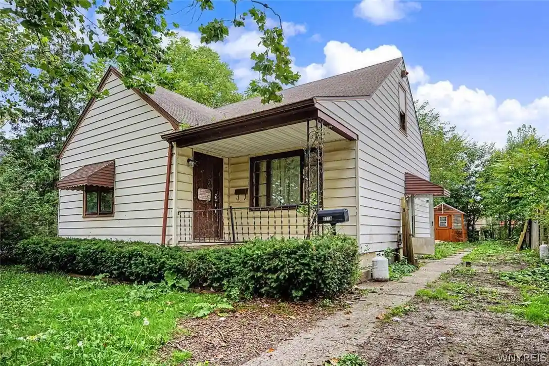 Photo 1 of Single family home for sale at 2718 Welch Ave, Niagara Falls, NY 14303 | MLS# B1714667 | Listing updated on 2026-09-17