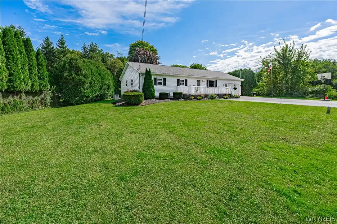 Photo 1 of Sale Pending at 3527 Lockport Olcott Rd, Lockport, NY 14094 | MLS# B1714866 | Listing updated on 2026-09-26