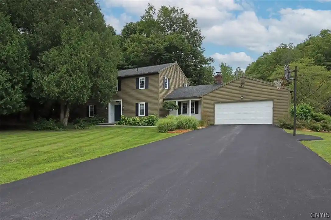 Photo 1 of Single family home for sale at 15 Bovington Ln, Fayetteville, NY 13066 | MLS# S1713638 | Listing updated on 2026-10-22