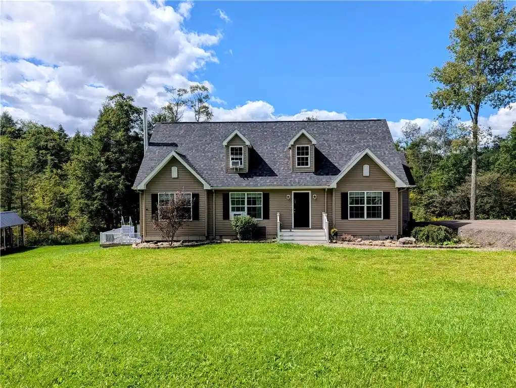 Photo 1 of Single family home for sale at 1490 High St, Lewis Run, PA 16738 | MLS# R1715041 | Listing updated on 2026-10-09