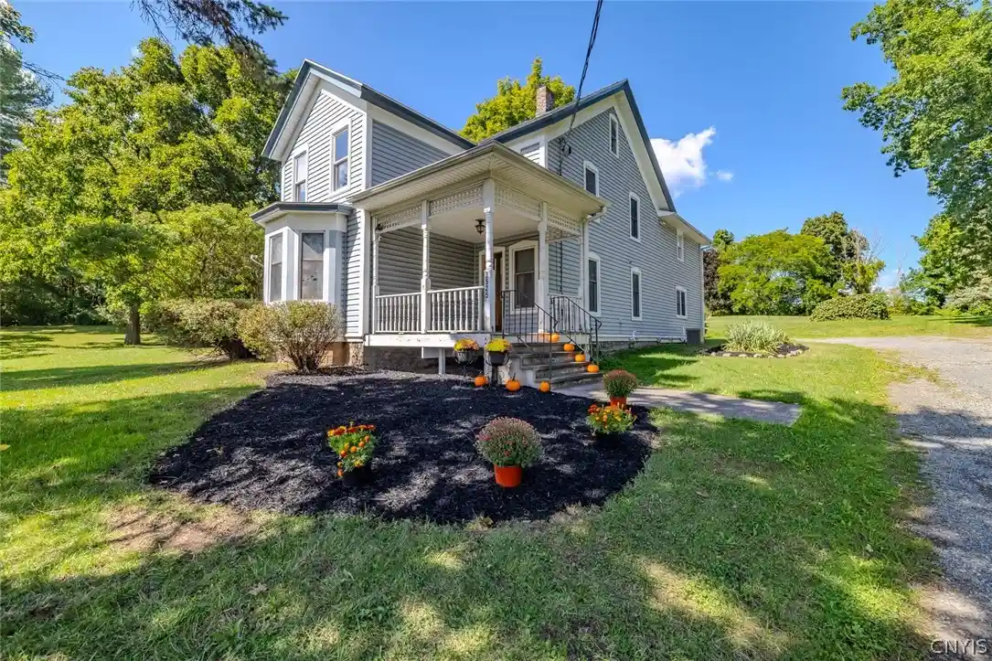 Single family home for sale at 2525 Route 5 E, Canastota, NY 13032 | MLS# S1715122