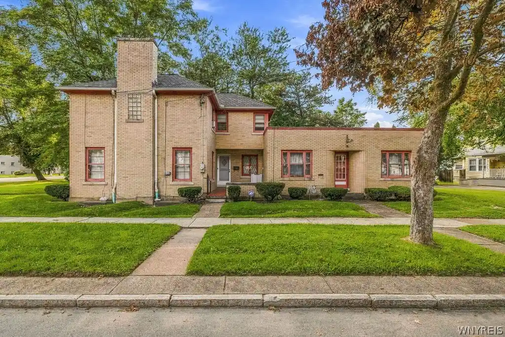 Photo 1 of Single family home for sale at 8254 Buffalo Ave, Niagara Falls, NY 14304 | MLS# B1714671 | Listing updated on 2026-09-16