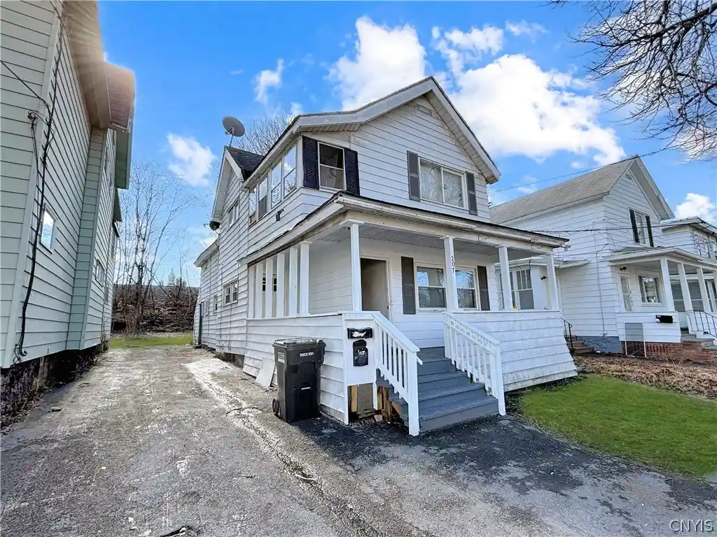 Multi family home for sale at 207 Lakeview Ave, Syracuse, NY 13204 | MLS# S1715482