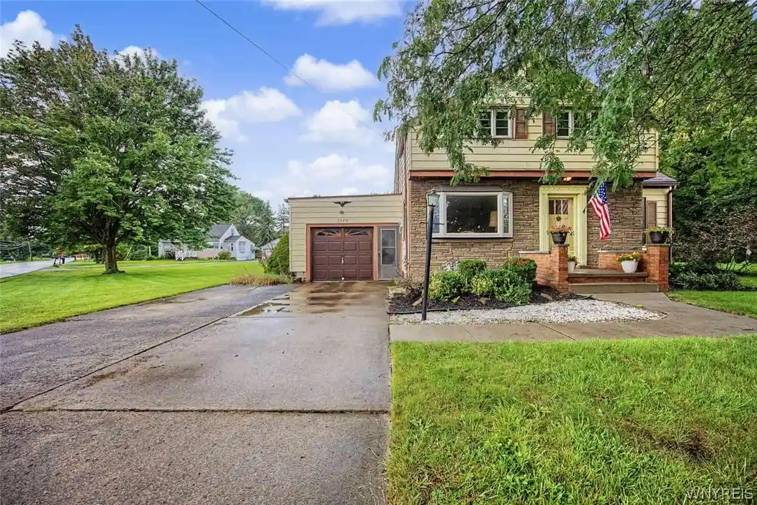Photo 1 of Single family home for sale at 2020 Tuscarora Rd, Niagara Falls, NY 14304 | MLS# B1714084 | Listing updated on 2026-10-20