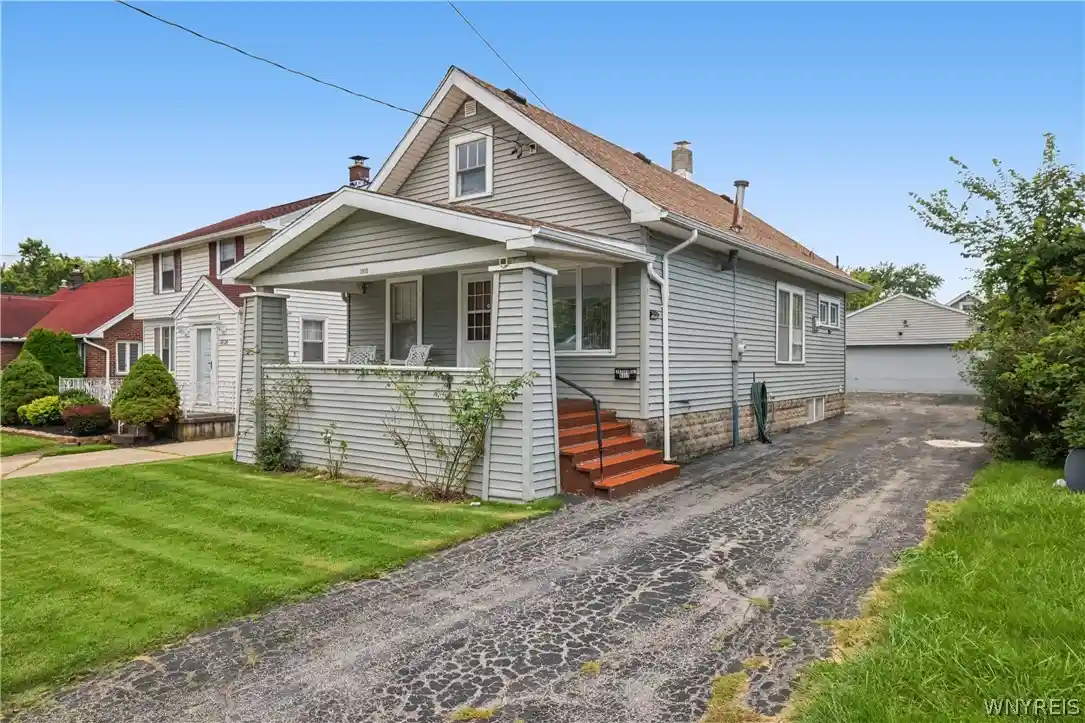 Photo 1 of Sale Pending at 3830 Deveaux St, Niagara Falls, NY 14305 | MLS# B1712800 | Listing updated on 2026-09-30