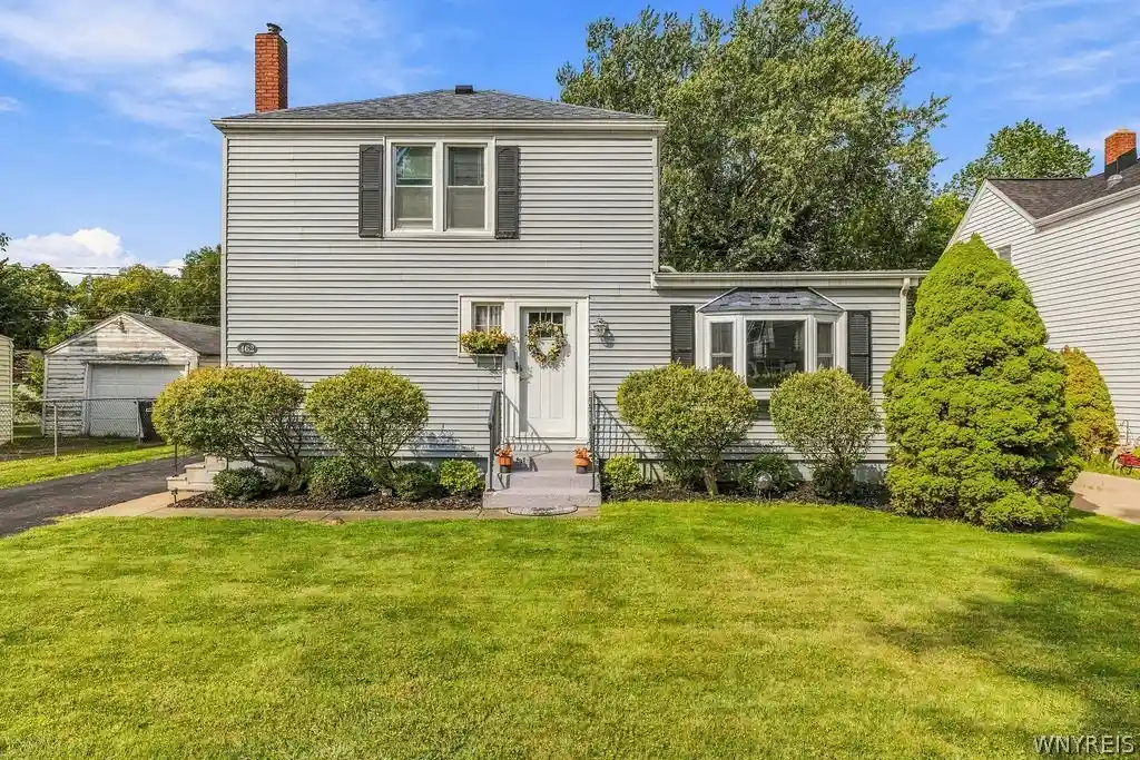 Photo 1 of Sale Pending at 462 75th Street, Niagara Falls, NY 14304 | MLS# B1715306 | Listing updated on 2026-10-05
