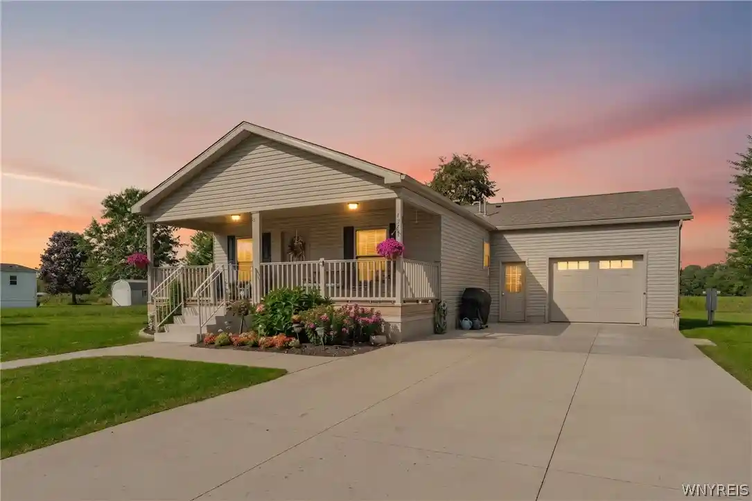 Photo 1 of Manufactured home for sale at 3926 Lockport Olcott Rd, Lockport, NY 14094 | MLS# B1715352 | Listing updated on 2026-10-18