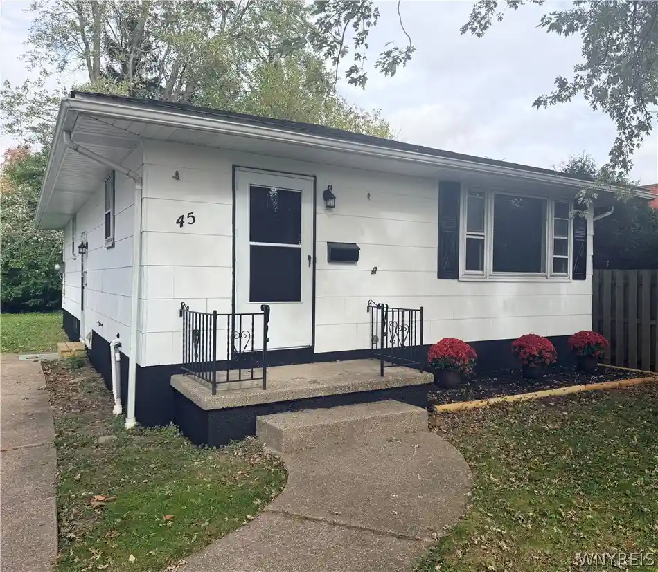 Single family home for sale at 45 Lexington Ter, Buffalo, NY 14226 | MLS# B1715690