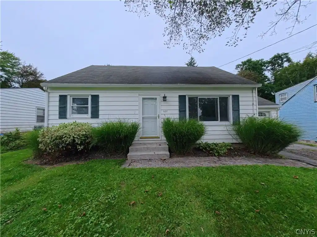 Photo 1 of Single family home for sale at 107 E Dauenhauer St, East Syracuse, NY 13057 | MLS# S1715328 | Listing updated on 2026-09-27