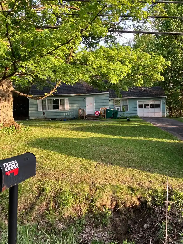 Photo 1 of Sale Pending at 4958 Skyline Dr, Syracuse, NY 13215 | MLS# R1715856 | Listing updated on 2026-09-25