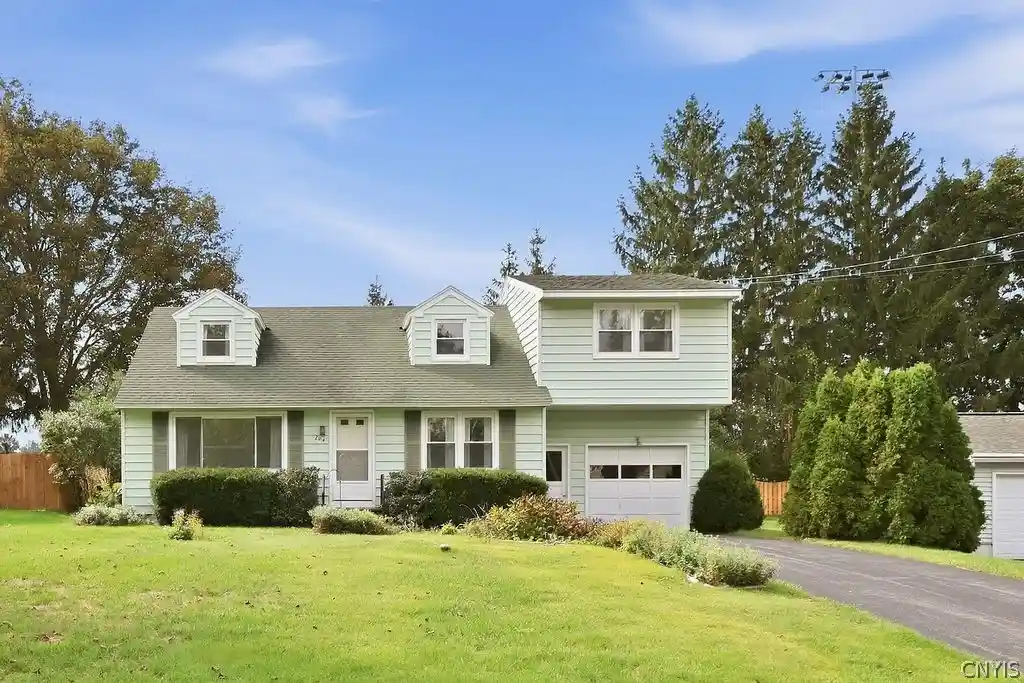 Photo 1 of Sale Pending at 204 Clark Ln, Camillus, NY 13031 | MLS# S1715889 | Listing updated on 2026-09-23