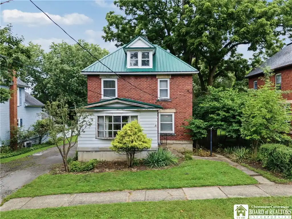 Photo 1 of Sale Pending at 134 Newton St, Fredonia, NY 14063 | MLS# R1715663 | Listing updated on 2026-10-10