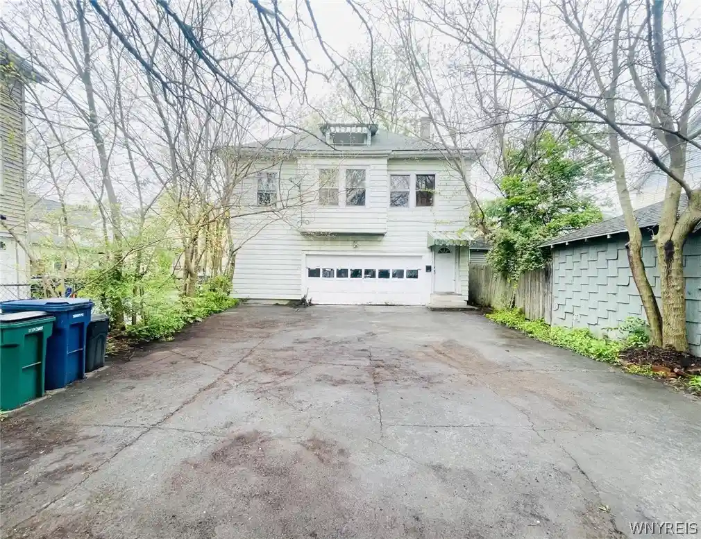 Photo 1 of Sale Pending at 115 Stratford Rd, Buffalo, NY 14216 | MLS# B1716020 | Listing updated on 2026-10-28