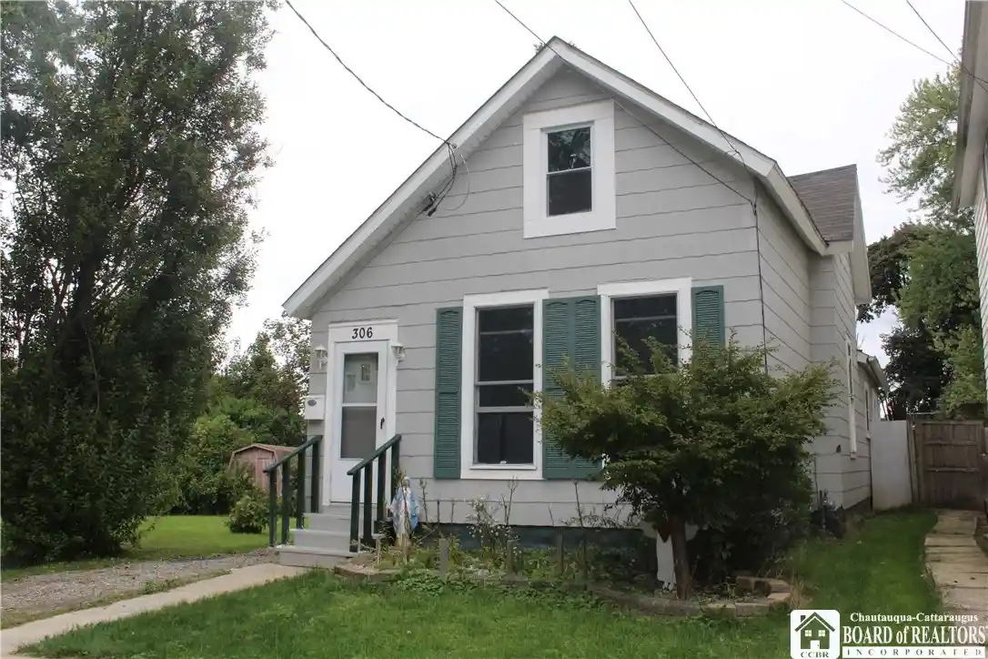 Photo 1 of Single family home for sale at 306 Robin St, Dunkirk, NY 14048 | MLS# R1715970 | Listing updated on 2026-09-20