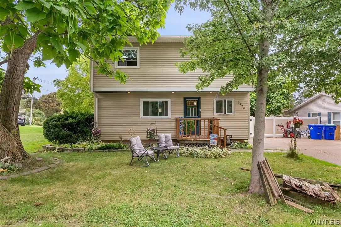 Single family home for sale at 2173 Pleasant Ave, Lake View, NY 14085 | MLS# B1715978