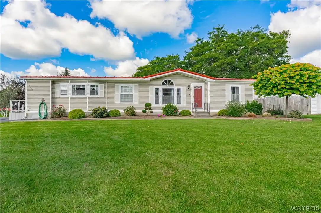 Photo 1 of Sale Pending at 6064 Old Beattie Rd, Lockport, NY 14094 | MLS# B1715919 | Listing updated on 2026-09-30