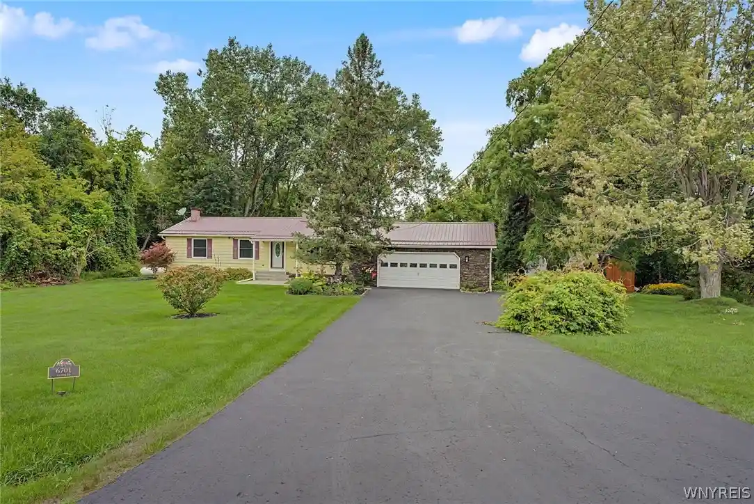 Photo 1 of Sale Pending at 6701 N Canal Rd, Lockport, NY 14094 | MLS# B1715944 | Listing updated on 2026-10-02