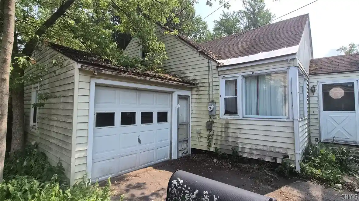 Photo 1 of Sale Pending at 111 Herman Dr, Syracuse, NY 13212 | MLS# S1716196 | Listing updated on 2026-09-25