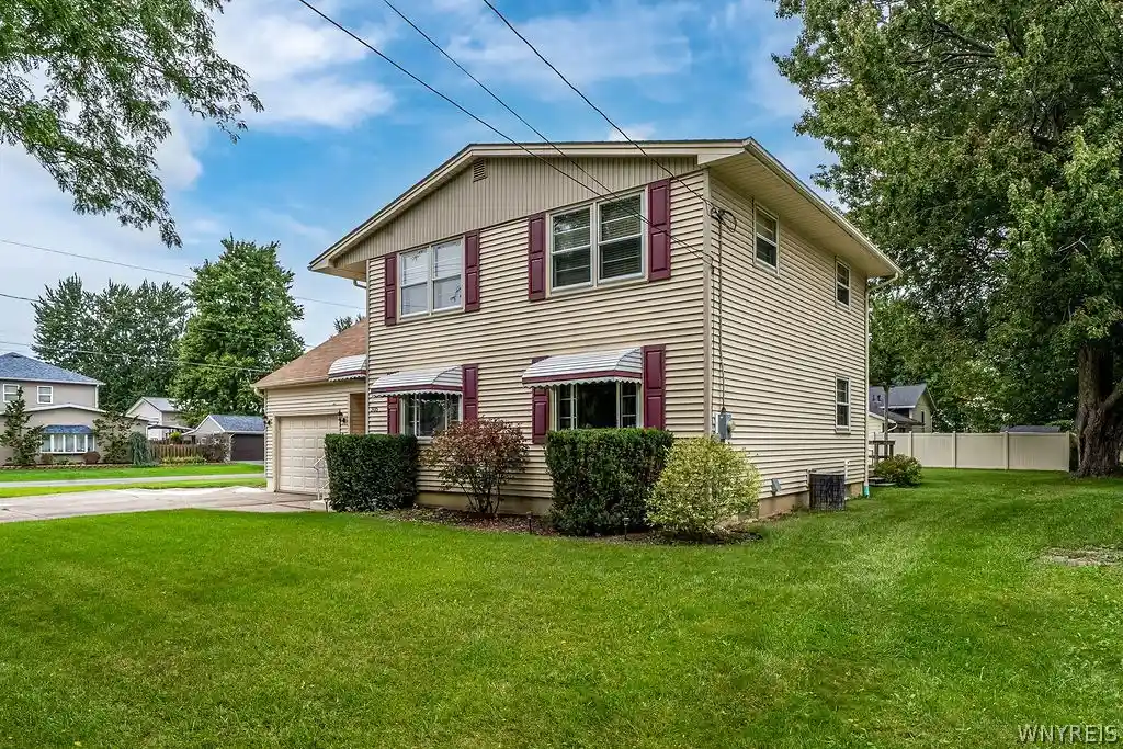 Photo 1 of Sale Pending at 305 Warner Ave, North Tonawanda, NY 14120 | MLS# B1715356 | Listing updated on 2026-10-09