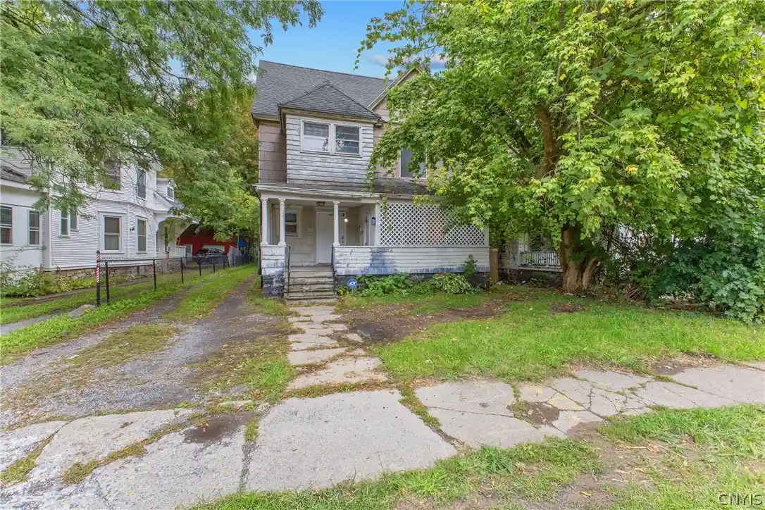 Photo 1 of Single family home for sale at 4519 S Salina St, Syracuse, NY 13205 | MLS# S1714529 | Listing updated on 2026-09-24
