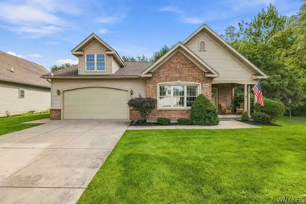 Photo 1 of Sale Pending at 6834 Lock Hvn Dr, Lockport, NY 14094 | MLS# B1710085 | Listing updated on 2026-10-05