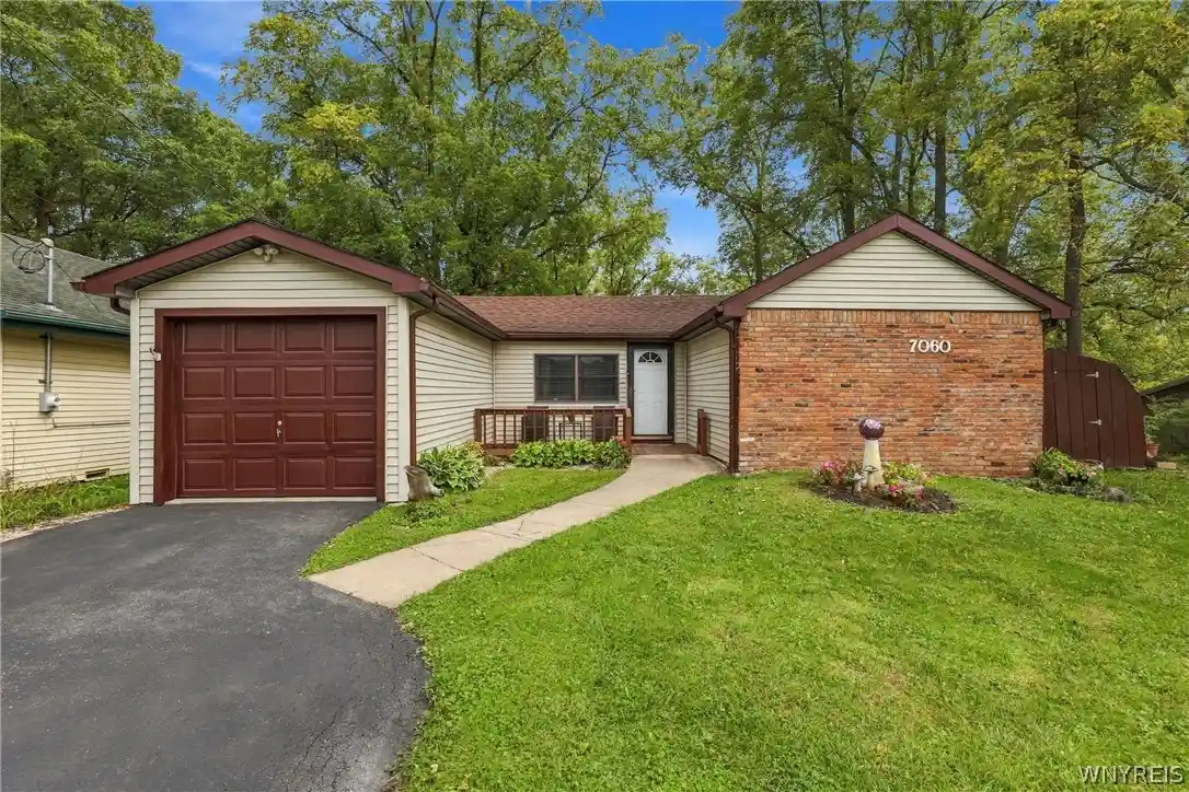 Photo 1 of Sale Pending at 7060 Tonawanda Crk Rd, Lockport, NY 14094 | MLS# B1716382 | Listing updated on 2026-10-02