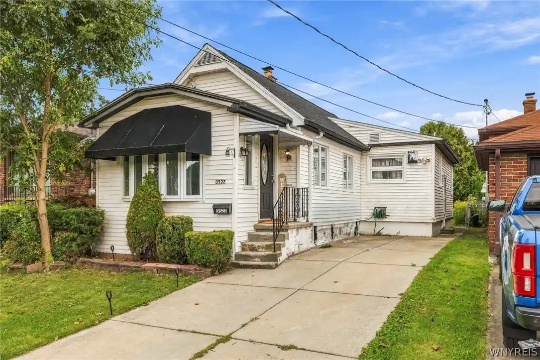 Photo 1 of Single family home for sale at 3522 Ontario Ave, Niagara Falls, NY 14305 | MLS# B1716049 | Listing updated on 2026-10-14