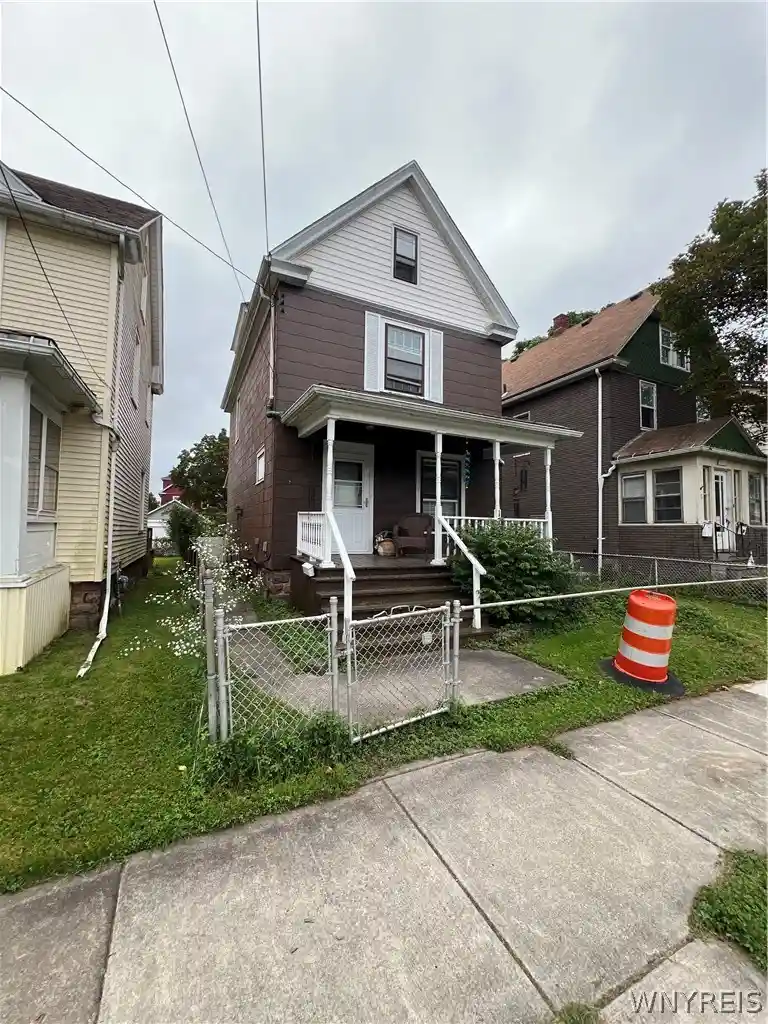 Photo 1 of Single family home for sale at 1727 La Salle Ave, Niagara Falls, NY 14301 | MLS# B1715698 | Listing updated on 2026-10-06