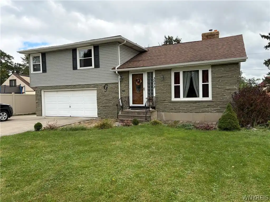 Photo 1 of Single family home for sale at 3073 Lewiston Rd, Niagara Falls, NY 14305 | MLS# B1716862 | Listing updated on 2026-10-08