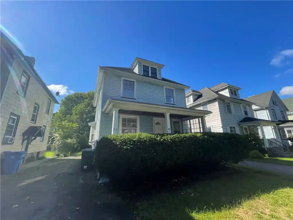 Photo 1 of Single family home for sale at 93 Roslyn St, Rochester, NY 14619 | MLS# R1716027 | Listing updated on 2026-10-02