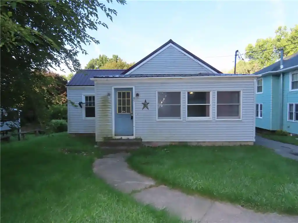 Photo 1 of Single family home for sale at 85 Layton St, Lyons, NY 14489 | MLS# R1717003 | Listing updated on 2026-09-30