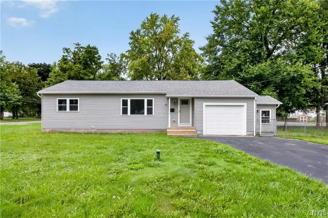 Photo 1 of Single family home for sale at 101 E Oakley Dr, Syracuse, NY 13205 | MLS# S1715749 | Listing updated on 2026-09-24