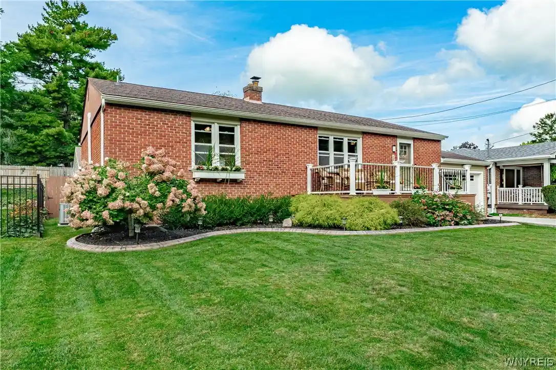 Photo 1 of Sale Pending at 225 S 3rd Street, Lewiston, NY 14092 | MLS# B1716554 | Listing updated on 2026-10-19