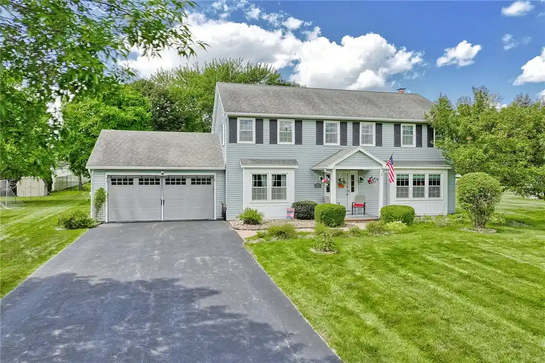 Photo 1 of Sale Pending at 25 Rosscommon Crescent, Fairport, NY 14450 | MLS# R1717030 | Listing updated on 2026-09-30