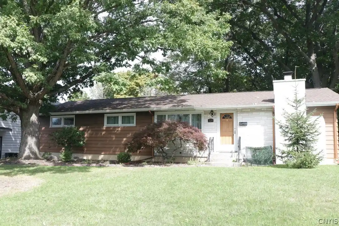 Photo 1 of Single family home for sale at 124 Huntshill Rd, Syracuse, NY 13209 | MLS# S1717118 | Listing updated on 2026-09-29