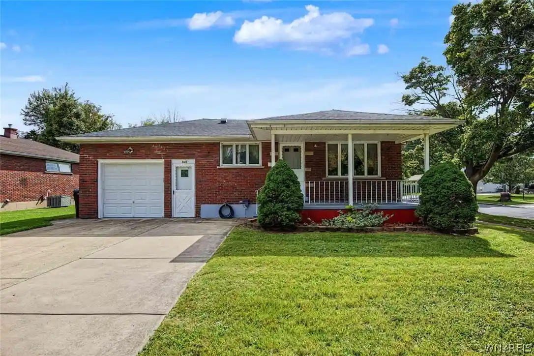 Photo 1 of Single family home for sale at 9605 Greenwald Ave, Niagara Falls, NY 14304 | MLS# B1717234 | Listing updated on 2026-10-14