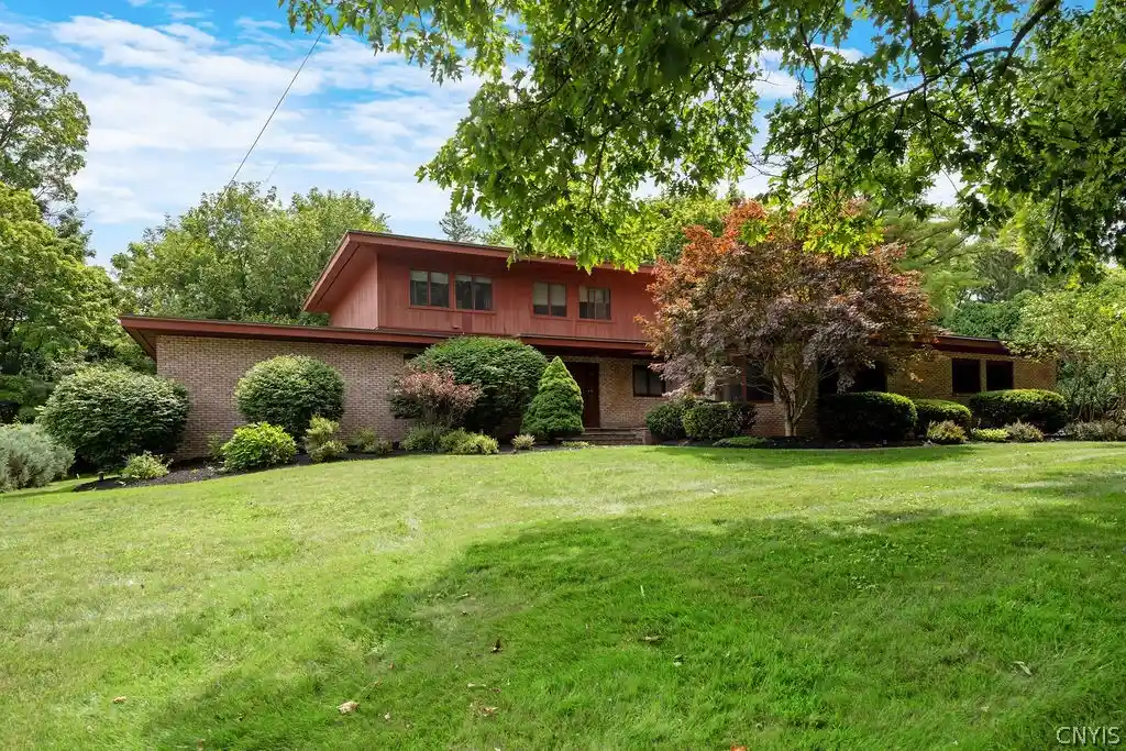 Single family home for sale at 3 Cove Ln, Fayetteville, NY 13066 | MLS# S1716725