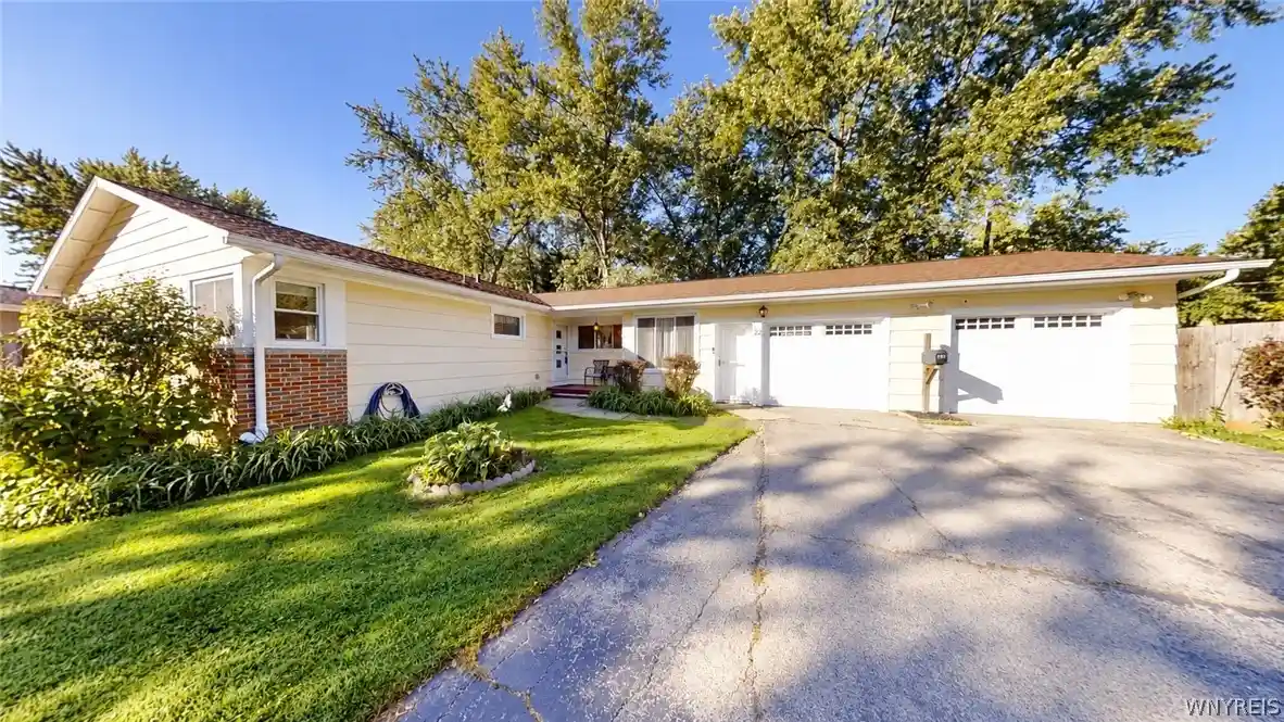 Photo 1 of Sale Pending at 22 Meadow Strm Ct, Buffalo, NY 14226 | MLS# B1717328 | Listing updated on 2026-10-27