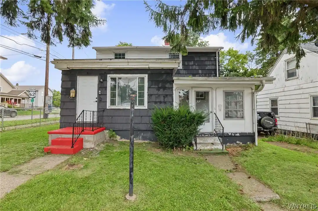 Photo 1 of Single family home for sale at 473 7th Street, Niagara Falls, NY 14301 | MLS# B1715397 | Listing updated on 2026-10-07