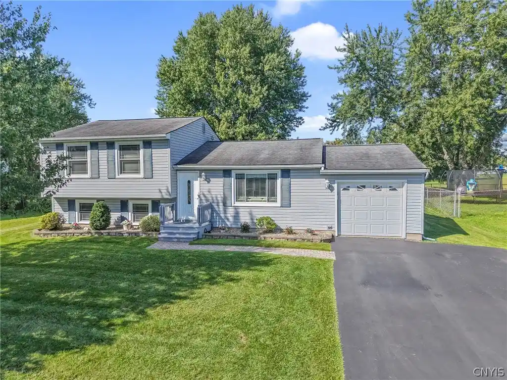Photo 1 of Single family home for sale at 8158 Mantova Dr, Clay, NY 13041 | MLS# S1717280 | Listing updated on 2026-10-27