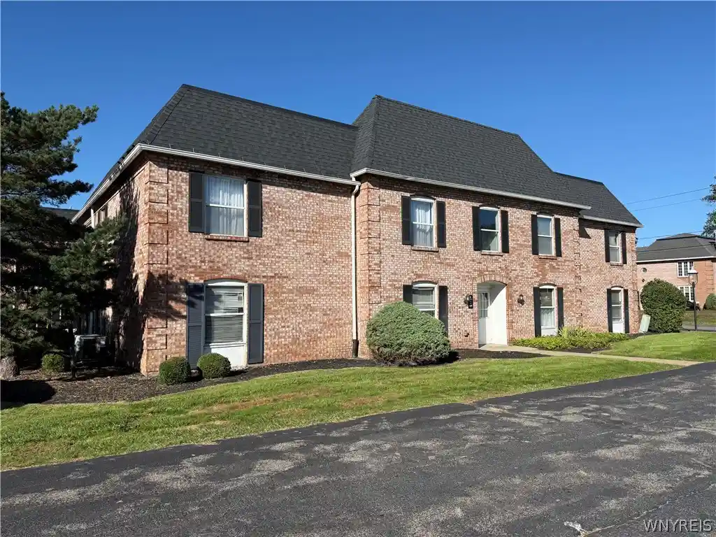 Condo for sale at 4545 Chestnut Ridge Rd #121A, Buffalo, NY 14228 | MLS# B1717525