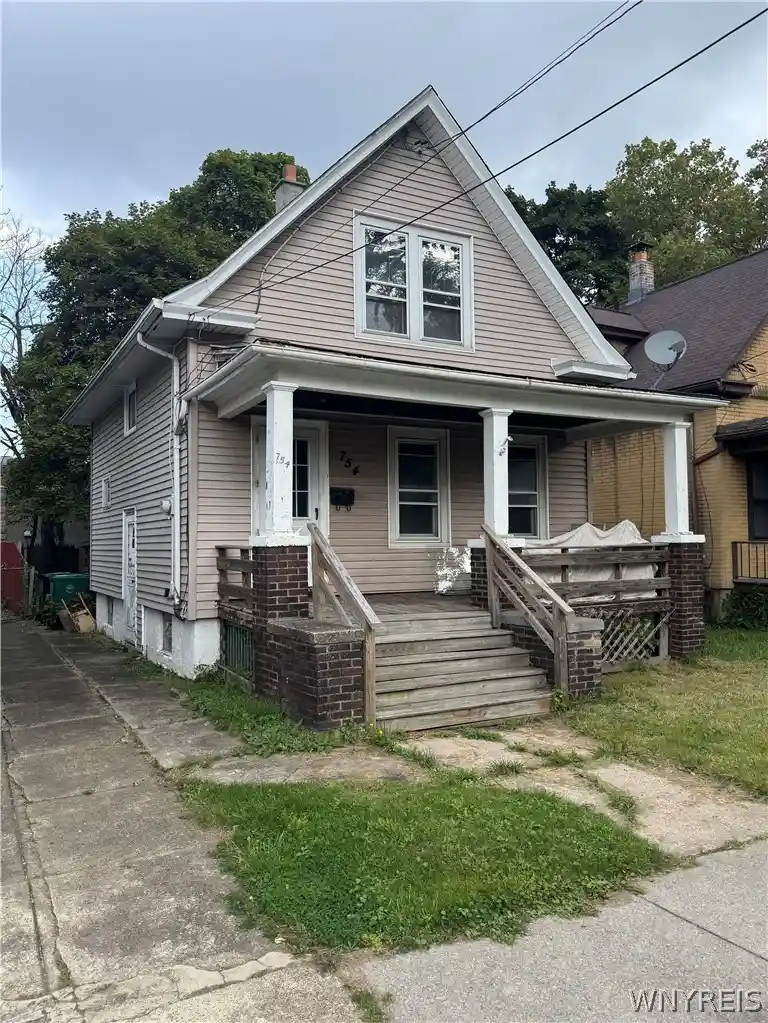 Photo 1 of Single family home for sale at 754 Spruce Ave, Niagara Falls, NY 14301 | MLS# B1717533 | Listing updated on 2026-09-24