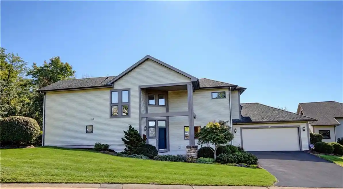 Photo 1 of Sale Pending at 27 Spruce Ridge, Fairport, NY 14450 | MLS# R1715911 | Listing updated on 2026-10-10