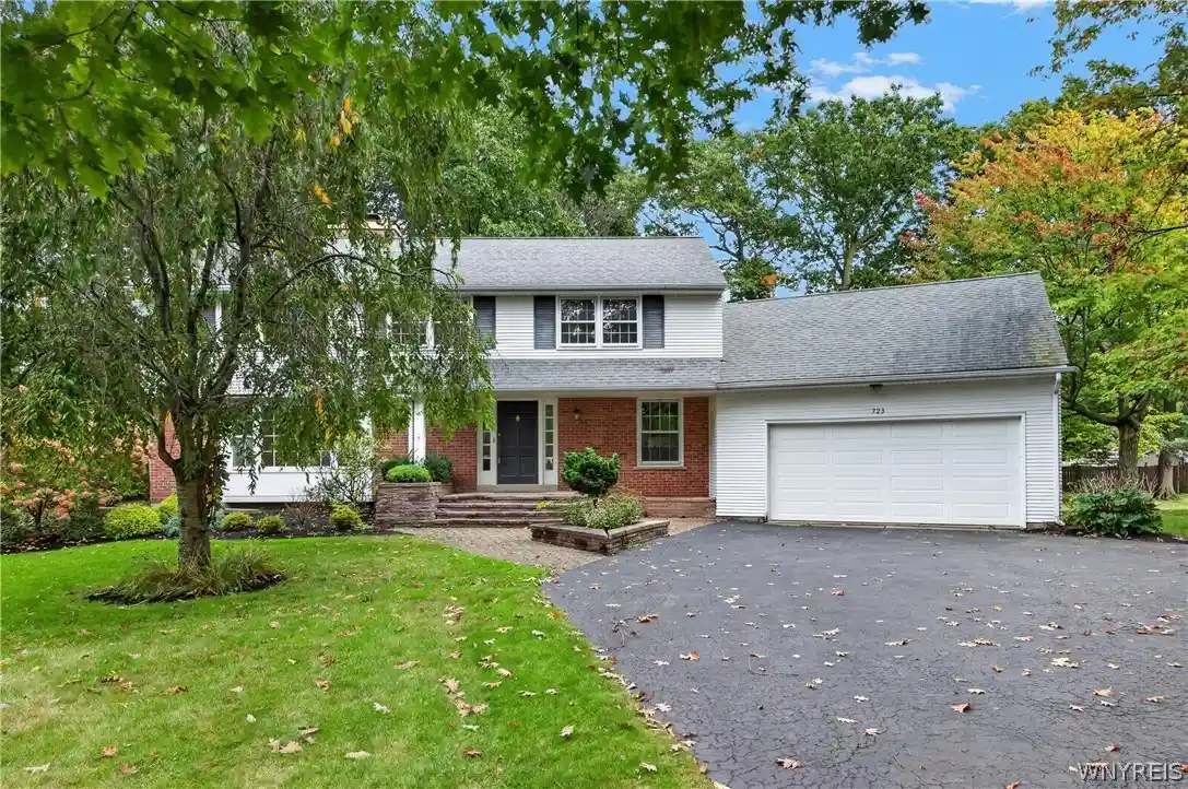 Photo 1 of Single family home for sale at 723 Mountain View Dr, Lewiston, NY 14092 | MLS# B1717661 | Listing updated on 2026-10-28