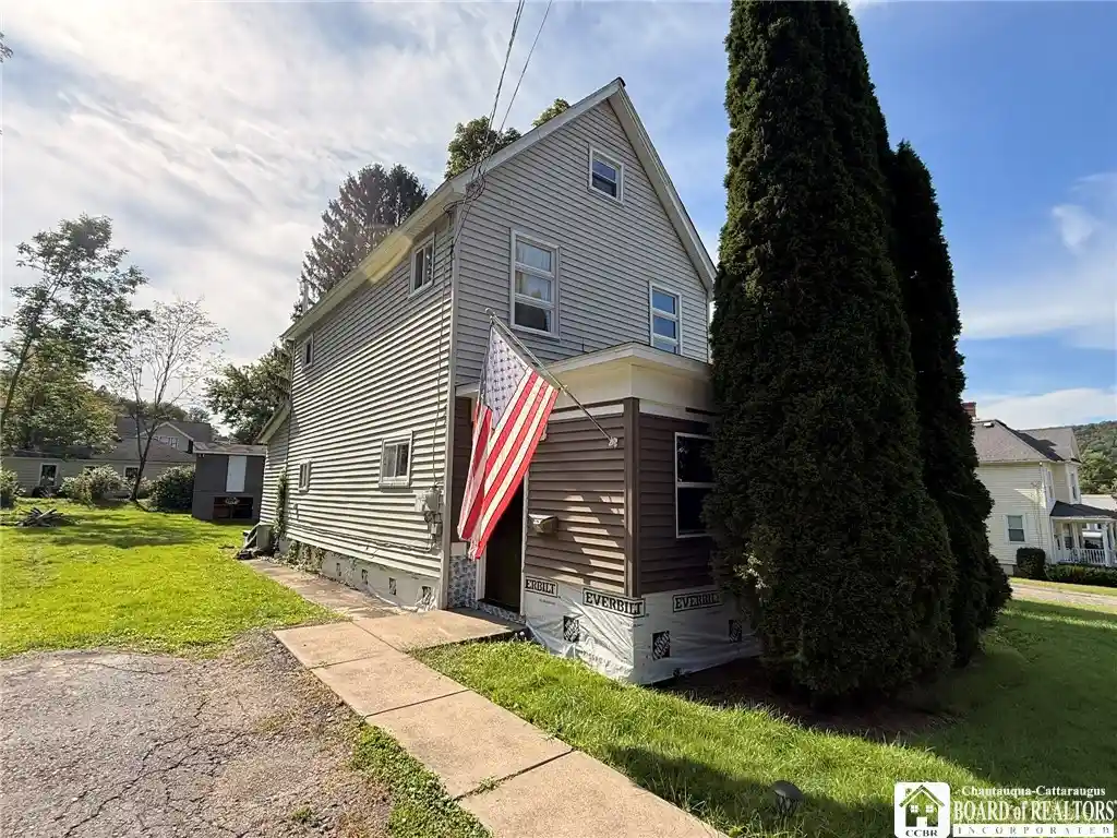 Single family home for sale at 76 Oxford St, Bradford, PA 16701 | MLS# R1715435