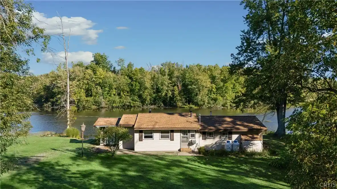 Single family home for sale at 4563 Willow Ln, Clay, NY 13041 | MLS# S1717428
