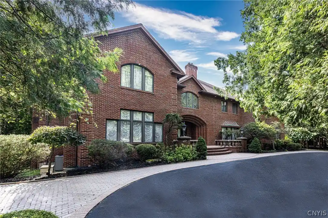 Photo 1 of Mansion for sale at 6907 Shalimar, Fayetteville, NY 13066 | MLS# S1715289 | Listing updated on 2026-10-01