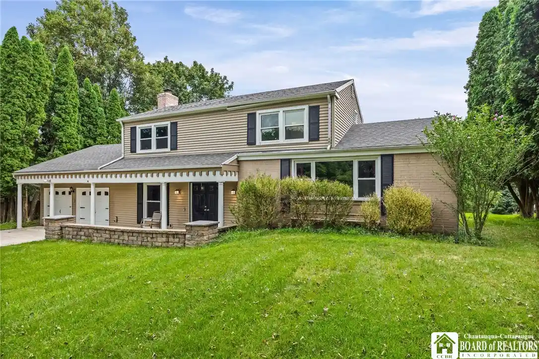 Single family home for sale at 84 Deer Crk Rd, Pittsford, NY 14534 | MLS# R1717560