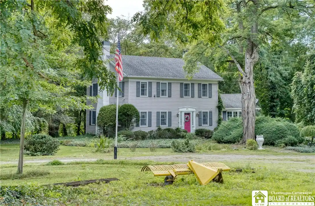 Photo 1 of Single family home for sale at 21 N Water St, Westfield, NY 14787 | MLS# R1716288 | Listing updated on 2026-10-24